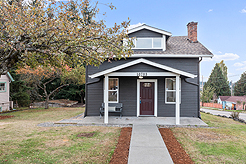 WHITE CENTER CRAFTSMAN